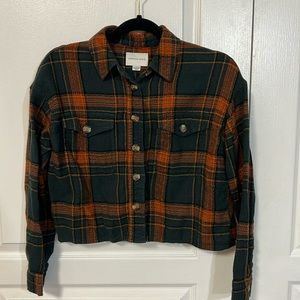 American Eagle Plaid Cropped Button Up Shirt